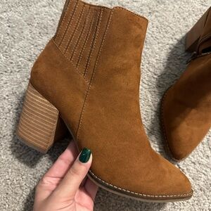 Steve Madden brown booties
